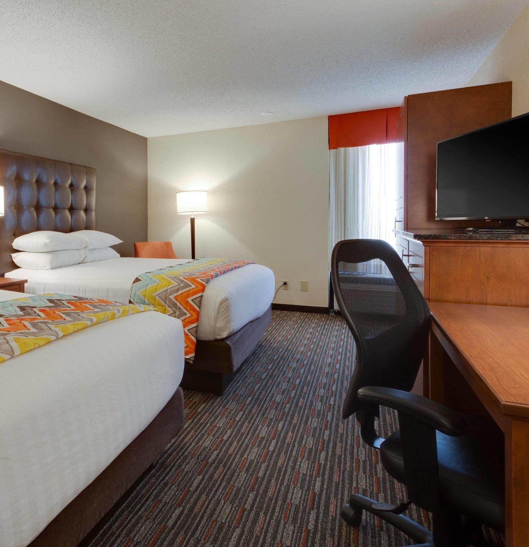 Drury Inn & Suites Columbia Stadium Boulevard Екстериор снимка